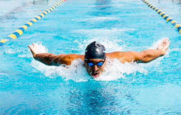 World Aquatics сняла санкции с московитских и беларусских пловцов