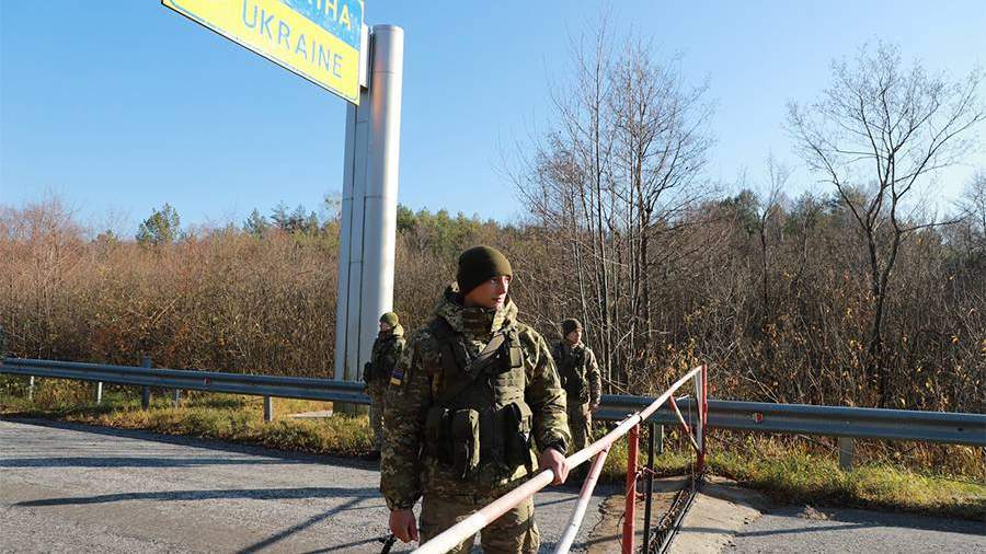 Минобороны Беларуси: Украина стянула к границе 15 тыс. военных и бронетехнику