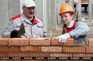 Лукашенко с Домрачевой отработали субботник в гинекологии