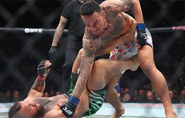 UFC: Холлоуэй победил Макгрегора за одну минуту