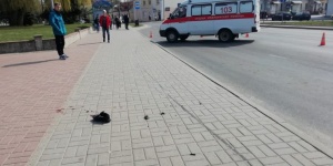 ЧП в Волковыске: машина вылетела на остановку