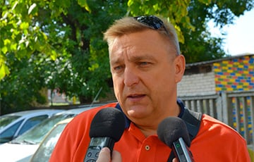 Николай Автухович упал по дороге в суд