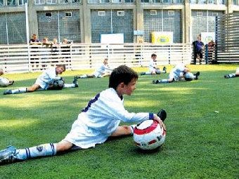 Республиканская акция "Подари ребенку футбольный мяч!" стартует в Беларуси