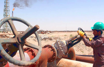 Саудовская Аравия пообещала месяцами заливать рынок дешевой нефтью