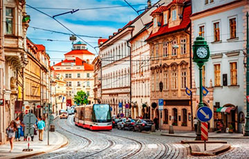 Беларус уехал в Прагу и без знания чешского откладывает почти 1000 долларов в месяц