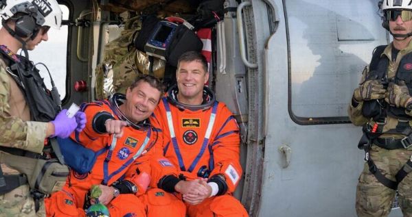 Астронавты миссии Artemis II вернулись на Землю
