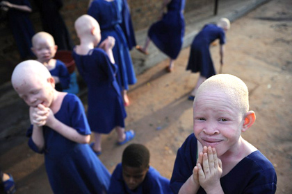 В Танзании приговорили к смерти четырех убийц женщины-альбиноса