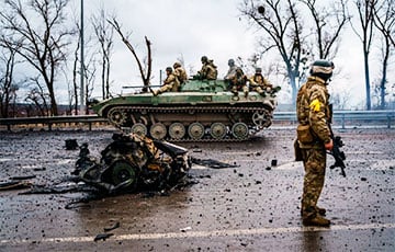 Украинские бойцы уничтожили технику врага и взяли оккупантов в плен