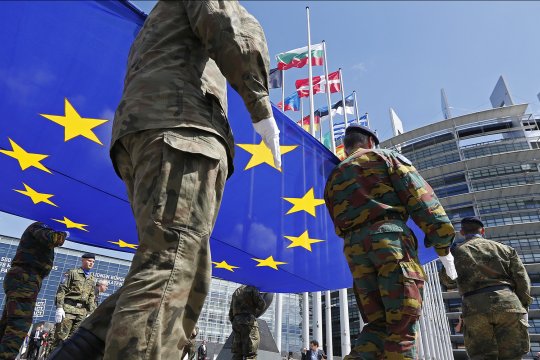 Песков прокомментировал возможность размещения европейских войск в Украине