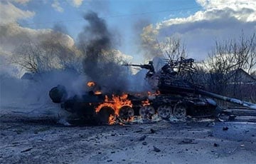 От Каховки до Павловки: украинские воины сожгли в Херсонской области большую колонну танков