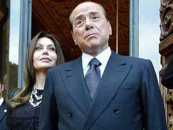 Супруга Берлускони подает на развод