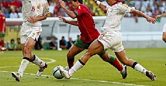 Футболисты Греции и Чехии стали первыми четвертьфиналистами Евро-2012