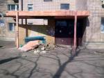 В Новополоцке рухнул козырек подъезда жилого дома