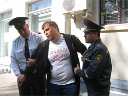 Николай Демиденко идет «сдаваться» в тюрьму