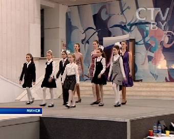 "Беллегпром" начал поставки в магазины школьной одежды и обуви к новому учебному году