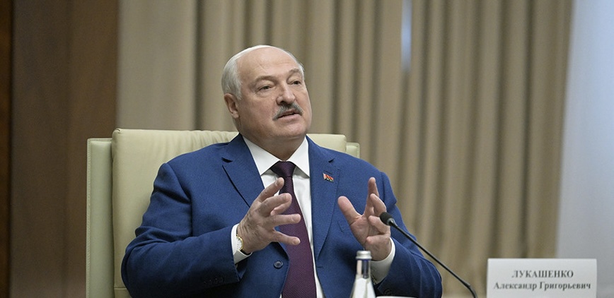 Лукашенко: Запад целенаправленно готовится к войне