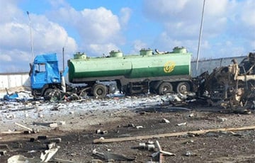 Опубликовано видео с места авиаудара РФ, в результате которого погибли беларусские дальнобойщики