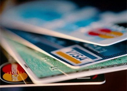 Белорусские банки ограничивают операции с карточками