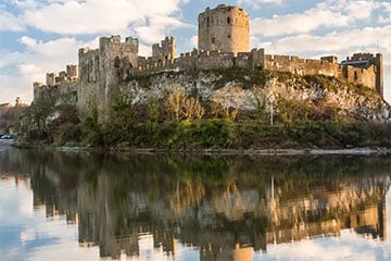 Пещера под замком Пембрук может переписать историю Британии