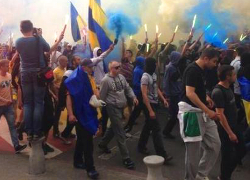 Столкновения в центре Харькова: есть раненые (Видео)