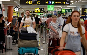 Аэропорты Европы охватили забастовки