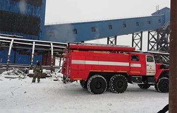 При взрыве на шахте в России погибли 52 человека