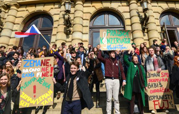 Чешские студенты вышли на акцию протеста