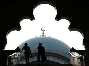 Власти Малайзии решили помешать христианам называть бога "Аллахом"