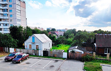 В одном из районов Минска расчищают участок под жилые многоэтажки
