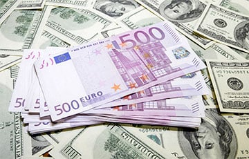 Евро впервые за два десятилетия может сравниться с долларом