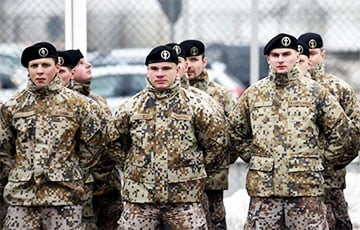 Латвия начала незапланированные военные учения у границы с Беларусью