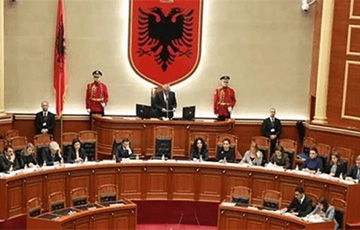 В Албании приостановили работу парламента из-за Евро-2024
