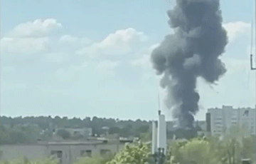 Момент взрыва военного вертолета РФ рядом с Беларусью попал на видео