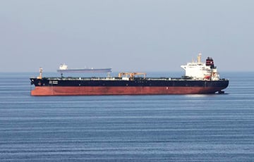 В Мурманской области РФ затонуло судно с нефтепродуктами