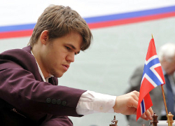 Норвежец Карлсен защитил титул чемпиона мира по шахматам
