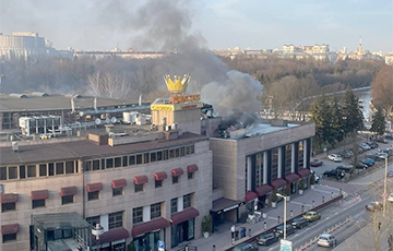 В Минске загорелся бывший ресторан «Журавинка»