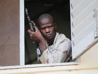 Сторонники военной хунты в Мали захватили президентский дворец