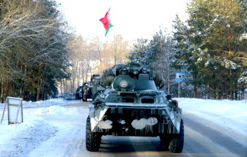 На западе Беларуси замечана огромная колонна военной техники
