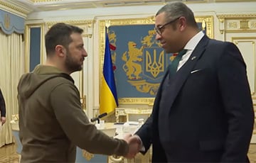 Глава МИД Британии неожиданно приехал в Киев