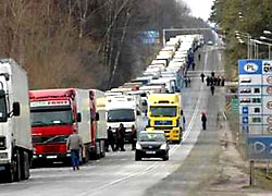 На белорусско-польской границе снова очереди