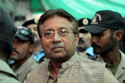 На пути Мушаррафа в суд нашли взрывчатку