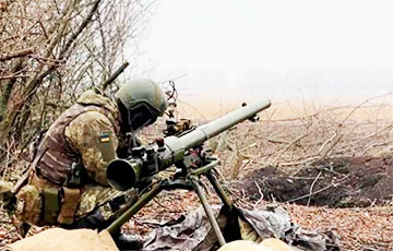 Бойцы полка Калиновского громят оккупантов из СПГ-9