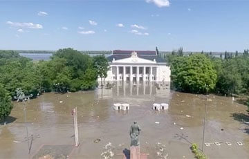 Новая Каховка уходит под воду