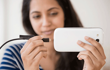 Как почистить от пыли гнездо зарядки смартфона своими руками
