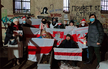Белорусы Санкт-Петербурга протестовали возле места, где была написана песня «Перемен»