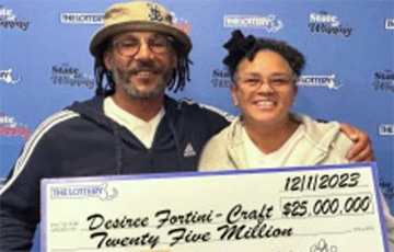 Женщина выиграла в лотерею $25 млн через 17 лет после того, как сорвала $1 млн