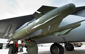 Авиаудар «умной» бомбой HAMMER по ротному пункту управления РФ показали на видео