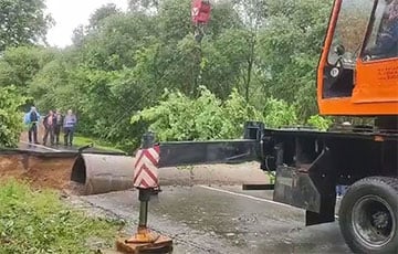 Ливни размыли автомобильную дорогу в Городокском районе