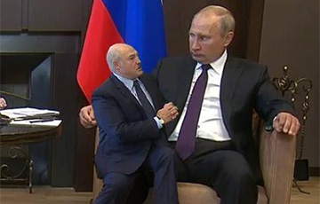 Лукашенко пожаловался Путину, что его «душат пакетами»