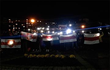 Жители Лиды вышли на вечернюю акцию солидарности